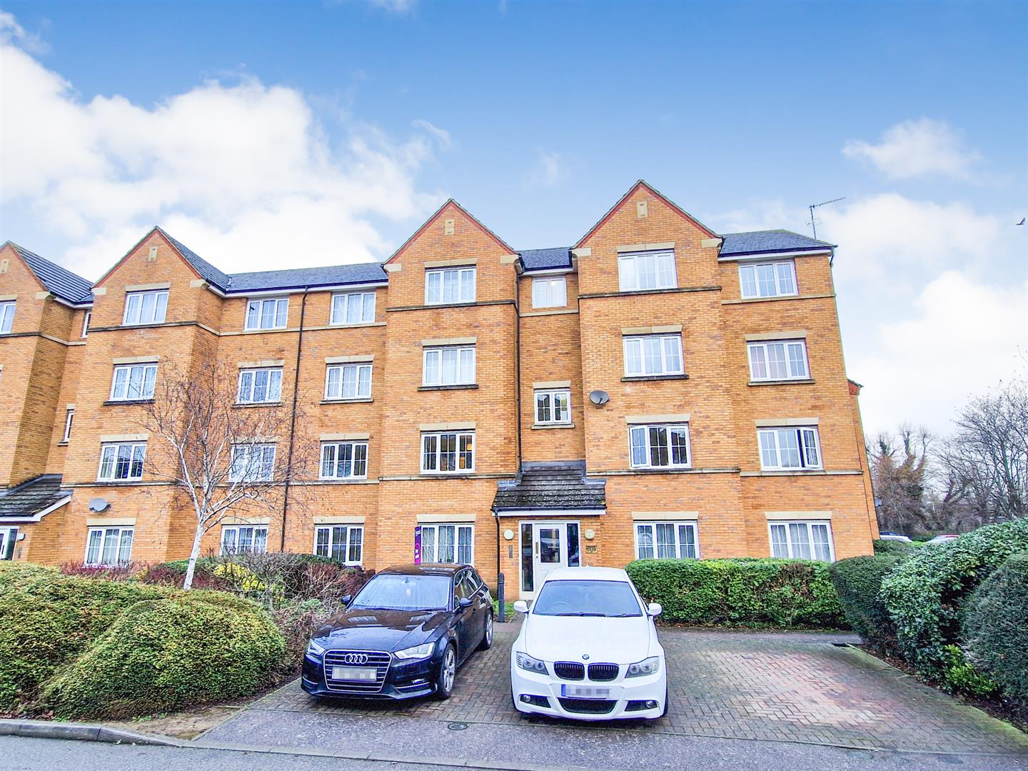 2 bed property in Henley Road, Bedford